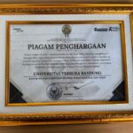 Sertifikat penghargaan UT Bandung dari Ditjenpas