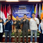 Foto bersama pimpinan UT Bandung dan Narasumber pelatihan Digital Entrepreneurship UT Bandung