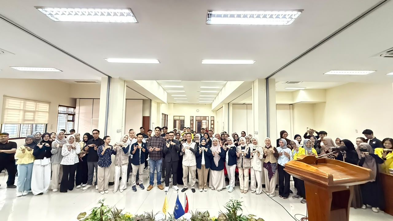 Pelatihan Public Speaking UT Bandung: From Nervous to Impactful, Taklukkan Grogi dan Tampil Percaya Diri