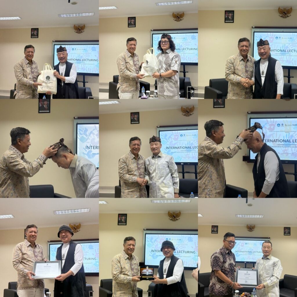 Penyerahan cendera mata dan sertifikat serta pemasangan iket sunda/totopong kepada narasumber
