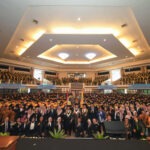 Foto bersama wisudawan pada Wisuda UT Bandung 15 Oktober 2026