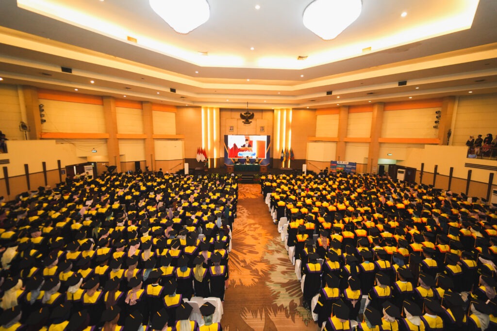 Pelaksanaan wisuda UT Bandung 15 Oktober 2026